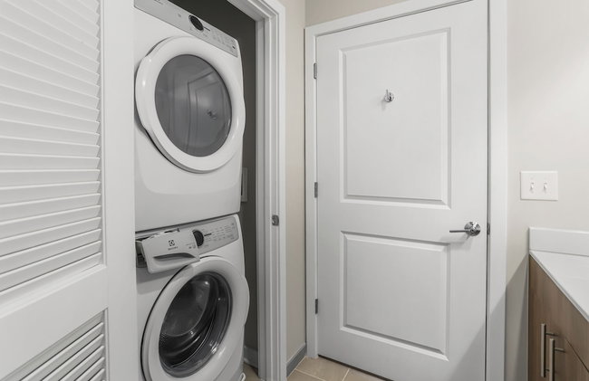 Huntington Apartments near Huntington Metro - We Host - Photo 80