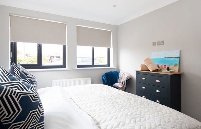 Seaside Serenity 3-bed Deck Garden Near Shore - Photo 54