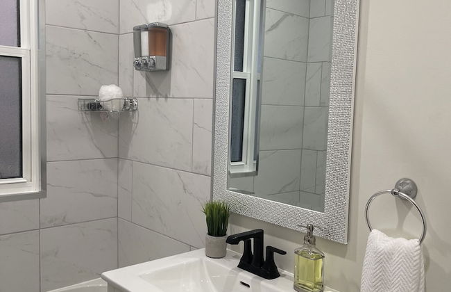 Legacy Suites - Photo 26