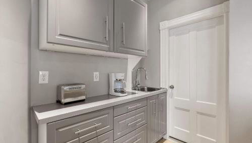 Sleek & Bright 1st Flr Studio Short -Midterm Stays - Foto 5