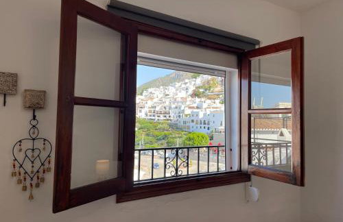 Cosy Andalusian Home with Roof Terrace in Town Centre - Photo 34