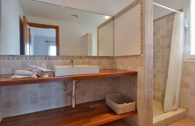 Luxurious Sea Front Villa in Mallorca - Photo 26