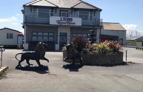 Two x 6 Berth static caravan on Lyons Robin Hood Rhyl North wales - Photo 18