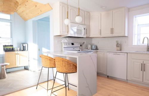 Renovated Cape Near Beach with Fire Pit - Foto 29