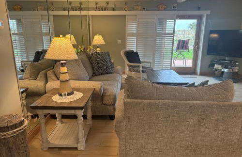 117 Cocoa Beach Club Direct Oceanfront Next to Pier, Dog Friendly! - Foto 11