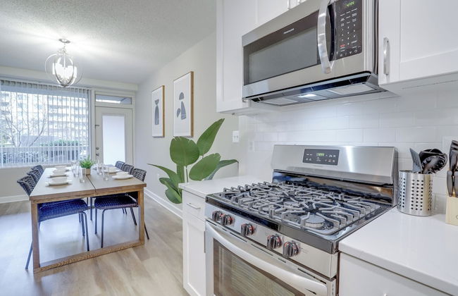 Elegant Apartments Near the Pentagon - Photo 71