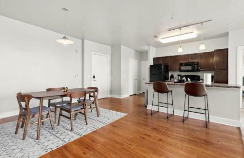 The Selena: Riverwalk Loft - Foto 21