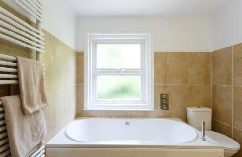 Executive Victorian House - Photo 15