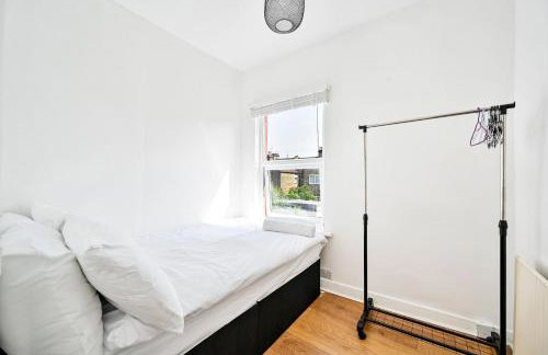 2-Bed, Sleeps 8 in Leyton E10, Near Stratford - Foto 29