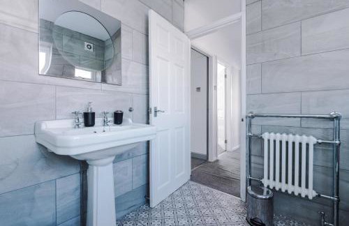 Premium 3-Bed Detached by Papermill, Deeside - Wirral - Foto 14