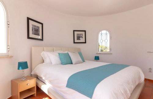 Casa Rainha Near Carvoeiro pool BBQ - Foto 13