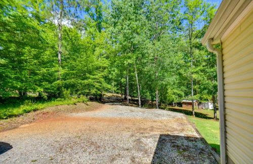 Private Dock Pet-Friendly Home on Lake Sinclair - Foto 34