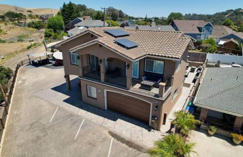 Hillside view with hot tub! - Foto 38