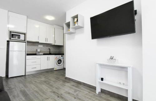 Costa Blanca Bungalow Lago jardin frente piscina 4 personas #PRP001 by Stay Orihuela Costa - Foto 4