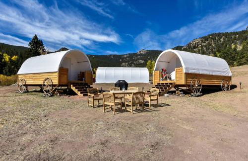 Enjoy a "Weekend in the Wild" in a Conestoga Wagon - Foto 1