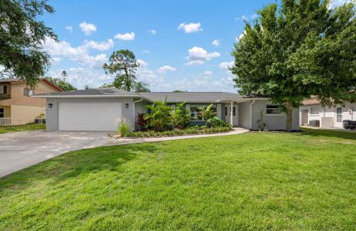 Serenity by the Sea! Cozy pool home with putting green & fire pit! - Foto 46