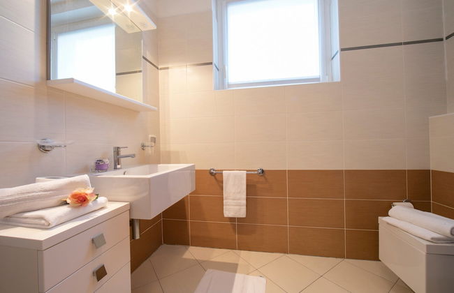 Vista di Maccagno Fantastico Pool - Foto 12