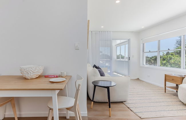 Relax on Marine Parade 2 BDR Apartment - Photo 7