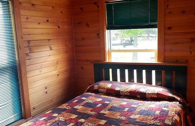 Edge-O-Dells Resort - 21 and Older - Photo 19