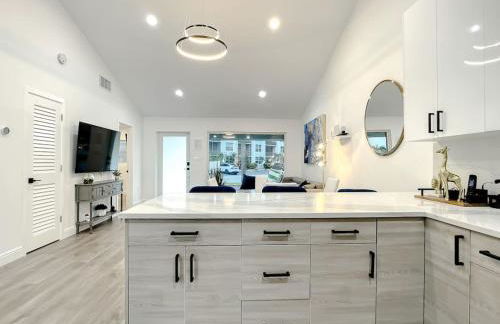 Luxe 6 Bed Heated Pool Villa I 5 min to Beach I BBQ - Foto 16