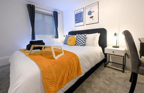 Luxury 2 Bed Maisonette with Parking Near Tube - Foto 17