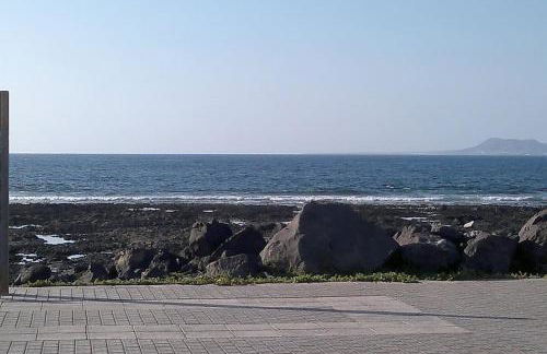 MY OCEAN HOME !!! Breathtaking location, Steps to the ocean, Spacious sea view, Fully Equipped and Well-Furnished with Private Entrance and High-Speed Fiber Optic Internet - Photo 21