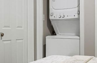 Fully Furnished 1st Floor 1 Bed 1 Bath Condo - Close To Shopping & Hwys North&South - Foto 16