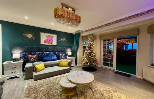 FINN VILLAGE "Raspberry Cottage" Private Garden, 6-seater HOT TUB, Firepit & Pizza Stove - Foto 15