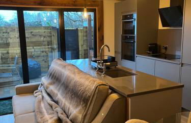 Riverside retreat with private wood fired hot tub - Foto 10