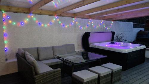 House - Sleeps 8 - Pets Ok - Parking - Photo 3