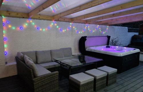 House - Sleeps 8 - Pets Ok - Parking - Foto 3