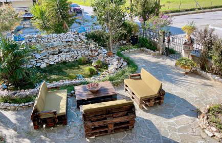 Garden Beach House - Photo 11