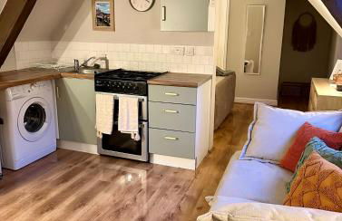 Cosy Town Loft by Shropshire Abodes - Foto 21