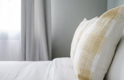 Modern 2 Bedroom House with Parking - Photo 40