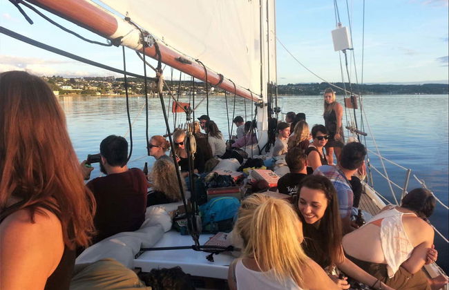 Paseo en barco al atardecer por el lago Taupo - Foto 6