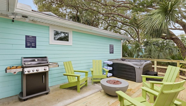 Haven Grove Beach Bungalow w Hot Tub Game Room Blocks From the Water - Foto 2, Habitación