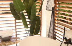 Marbella Bliss - Serenity 4-Bedroom VILLA with Exclisive HEATED Private POOL & Jacuzzi, Tropical Garden, Marbesa - Steps from the Cabopino Beach - Photo 3