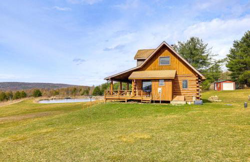 Log Cabin with Pond and Trail Access in Almond! - Foto 28