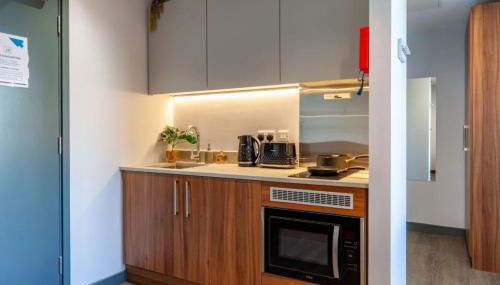 Students Only Straits Egham - 40 mins to Waterloo - Direct Bus to Heathrow - Foto 5