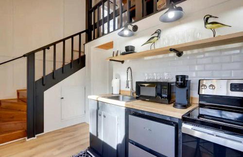 Peaceful Woodland Cabin with Screened Porch & Arcade Near Siloam Springs City Lake, Gentry, AR - Foto 17