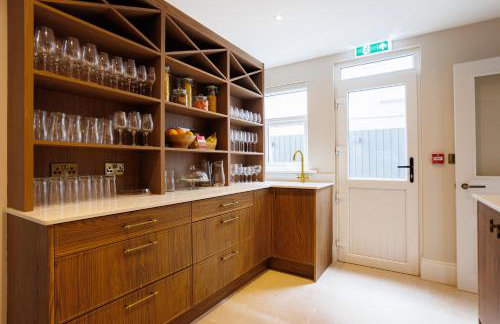 111 By Mayfair - Luxurious 12 Bedroom House, Portrush - Foto 13