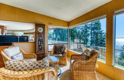 The Bridge and Balcony - Photo 9