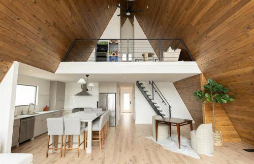 Newly Built, Mid-Lakeside A-Frame with Hot Tub and Steam Shower - Foto 37