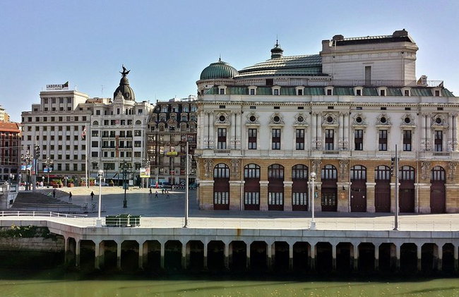 Bilbao Architecture & Culture: Guggenheim, Old Town & Market - Photo 7