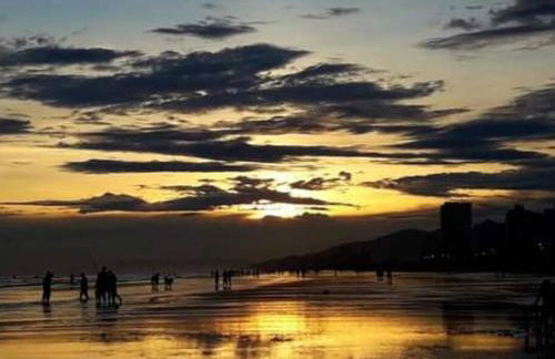 Lindo e aconchegante apto a 50m da praia - Foto 41