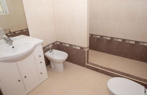 Casa Ana - delightful semi-detached villa with large swimming pool, tennis court and huge gardens plus Free wifi - Foto 29