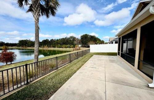 Cozy Oasis in Prime Location with Sunset Lake View, Golf Cart and Bathtub - Foto 20