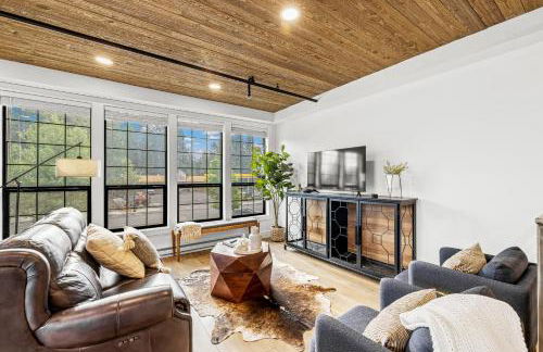 The Loft- Steps from the Lake & Dining- This newly renovated 2 bedroom loft in the heart of McCall - Foto 1