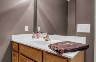 LakeFront | HotTub | Dock | 4BD4.5BA | FreeParking - Foto 20