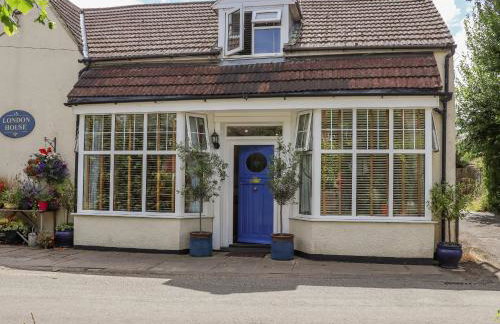 Little London - Photo 1